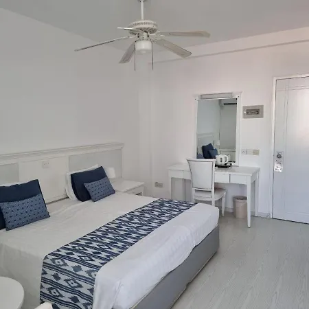 Nereus Hotel