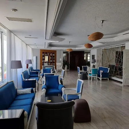 Nereus Hotel 파포스
